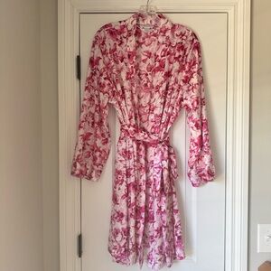 Morgan Taylor‎ intimates Floral Satin Robe